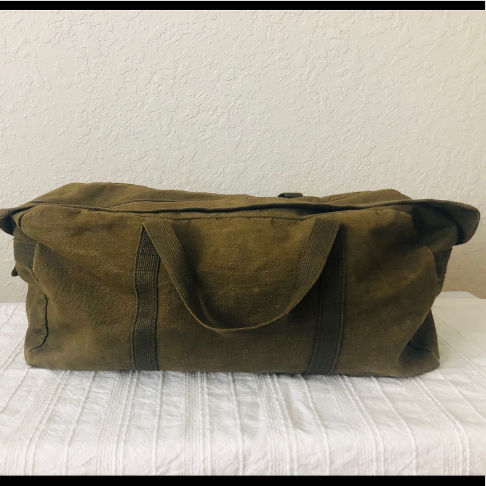 Vintage green duffel bag